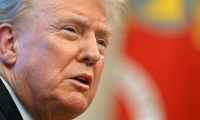 Le président américain Donald Trump dans le Bureau ovale de la Maison Blanche à Washington, le 25 février 2025 ( AFP / JIM WATSON )