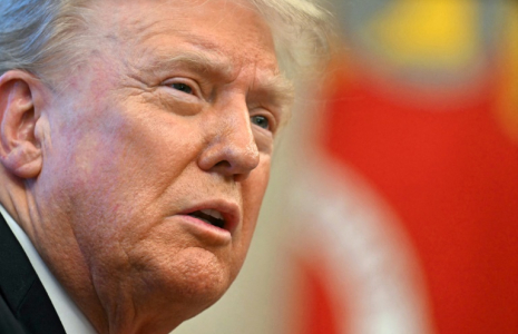 Le président américain Donald Trump dans le Bureau ovale de la Maison Blanche à Washington, le 25 février 2025 ( AFP / JIM WATSON )