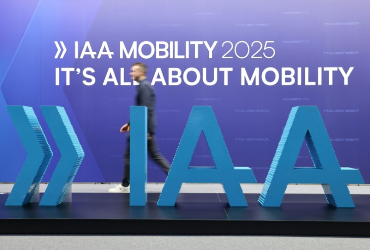 Logo du salon de l'auto à Munich qui a ouvert ses portes lundi 8 septembre 2025 ( AFP / Alexandra BEIER )