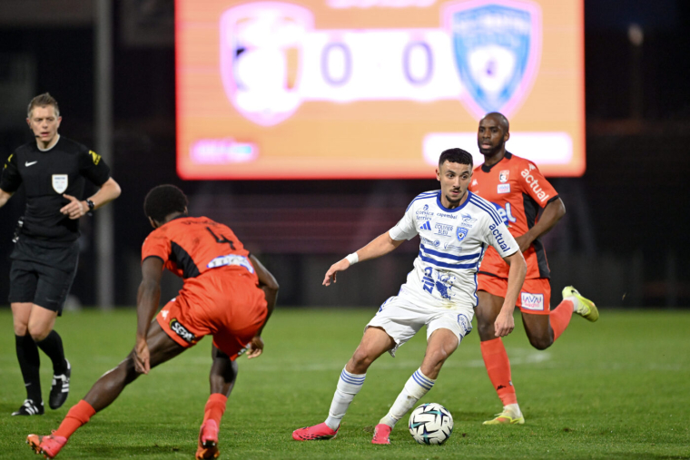 Dunkerque réussit le gros coup contre Pau, Bastia remporte le duel des mal classés