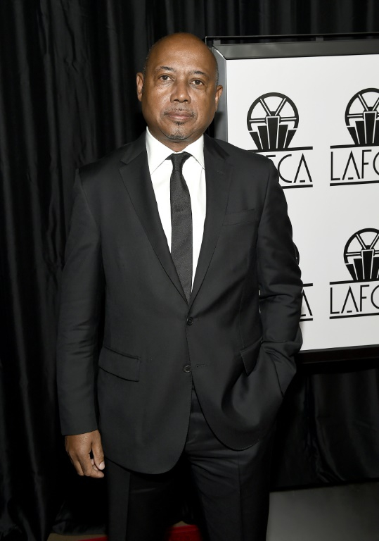 Le réalisateur haïtien Raoul Peck assiste à la 42e cérémonie annuelle de remise des prix de l'Association des critiques de cinéma de Los Angeles à Los Angeles, en Californie, le 14 janvier 2017 ( GETTY IMAGES NORTH AMERICA / Matt Winkelmeyer )