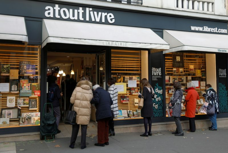 MACRON ADAPTE LE CONFINEMENT POUR "MAÎTRISER L'ÉPIDÉMIE DANS LA DURÉE"