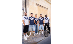 Eric Zemmour s'affiche avec le maillot de Bordeaux, le club réagit