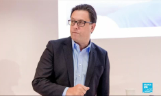 Macron chez Sanofi : 610 millions d'investissement pour les vaccins en France