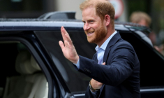 Le prince Harry à la sortie d'une visite dans un Centre d'études sur les blessures causées par les explosions, à Londres, le 10 septembre 2025 ( POOL / Suzanne Plunkett )