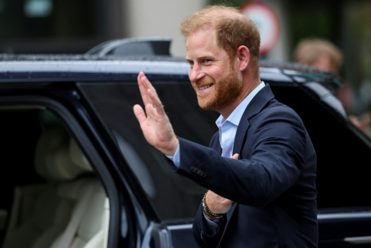 Le prince Harry à la sortie d'une visite dans un Centre d'études sur les blessures causées par les explosions, à Londres, le 10 septembre 2025 ( POOL / Suzanne Plunkett )