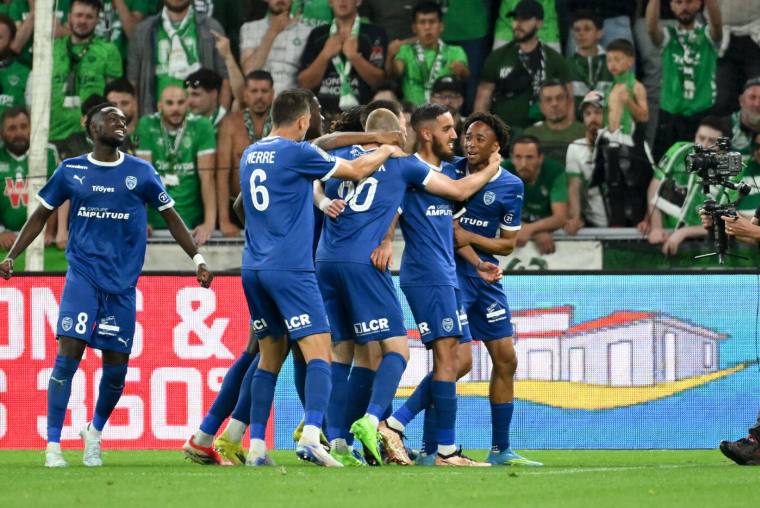 Troyes torpille Saint-Étienne et sera en Ligue 1 la saison prochaine