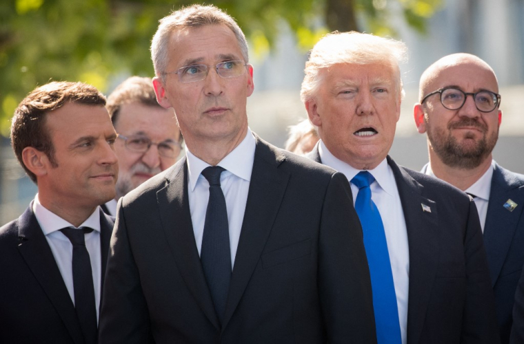 Emmanuel Macron, Jens Stoltenberg, Donald Trump, et Charles Michel, en 2017, à Bruxelles ( BELGA / BENOIT DOPPAGNE )