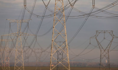 Des pylônes de lignes électriques à haute tension, près de Cambrai