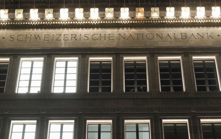 SUISSE: LA BNS MAINTIENT SES TAUX NÉGATIFS, PRÊTE À AGIR POUR LE FRANC