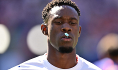 Chewing-gums et football : une affaire qui mâche !
