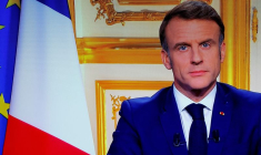 Macron exclut de démissionner, promet un Premier ministre "dans les prochains jours"