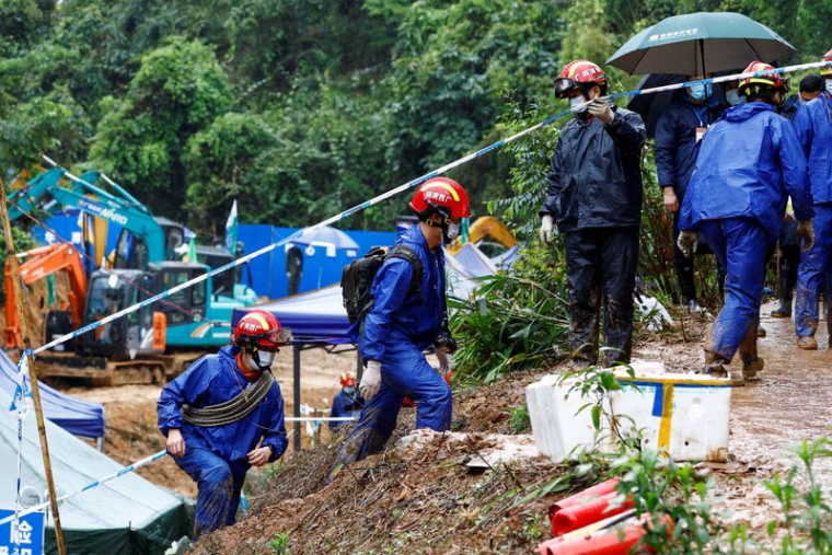 L'ENQUÊTE SUR LE CRASH DE L'AVION DE LA CHINA EASTERN S'INTÉRESSE À L'ÉQUIPAGE, SELON DES SOURCES