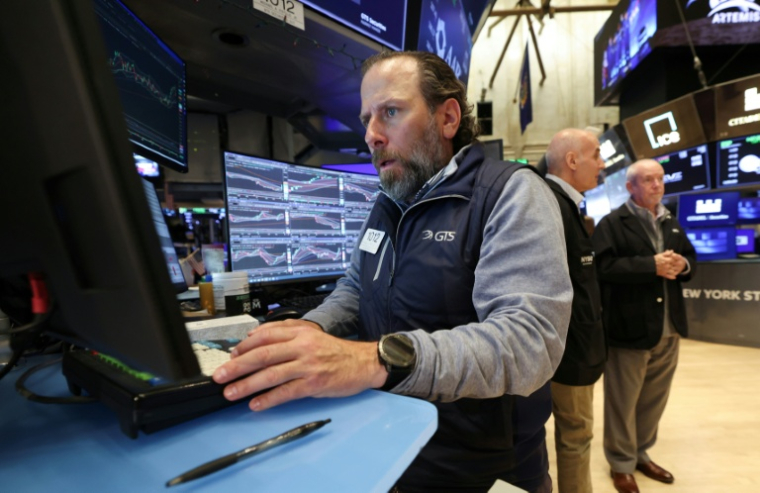 Un opérateur à la Bourse de New York le 30 avril 2026 ( AFP / TIMOTHY A. CLARY )