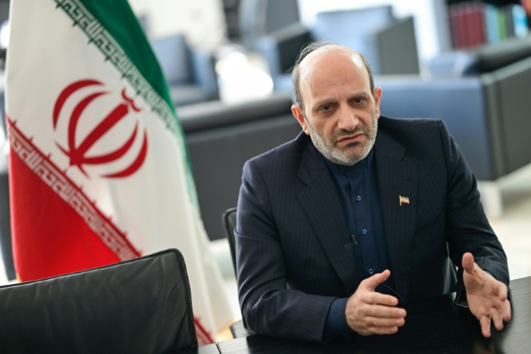 Majid Nili Ahmadabadi, l’ambassadeur d’Iran en Allemagne, accorde une interview à l’AFP à l’ambassade d’Iran à Berlin, le 19 mars 2026. ( AFP / John MACDOUGALL )