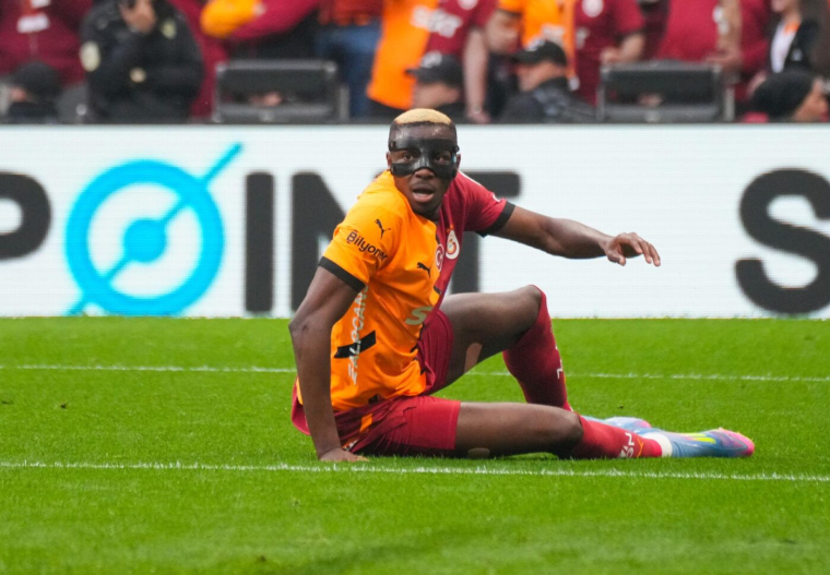 Le fils du président de Naples menacé par un supporter turc à propos du transfert d'Osimhen