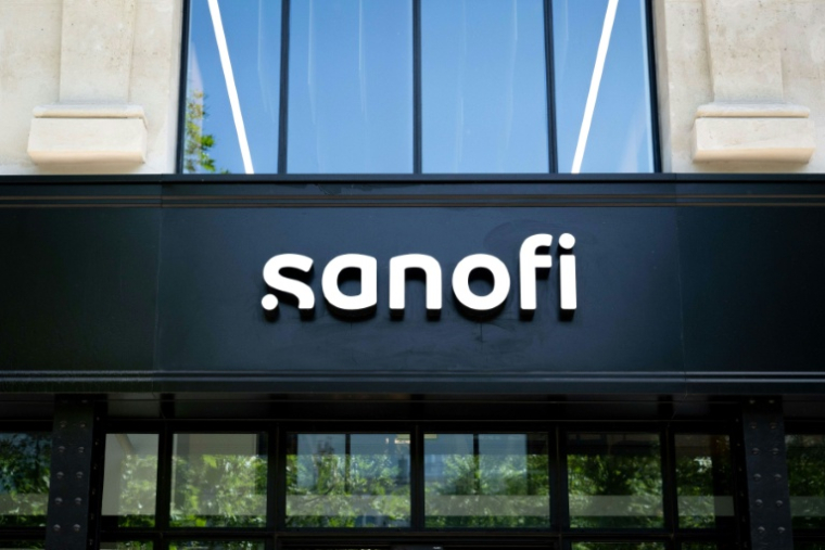 Sanofi annoncera une enveloppe de 700 millions d'euros d'investissements "sur une année glissante" en 2025-2026 concernant des projets "déjà engagés" mais aussi "d'autres à venir" ( AFP / ALAIN JOCARD )
