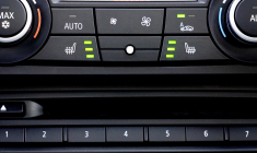 L'activation de la climatisation en voiture a un coût financier et environnemental. (illustration) (VariousPhotography / Pixabay)