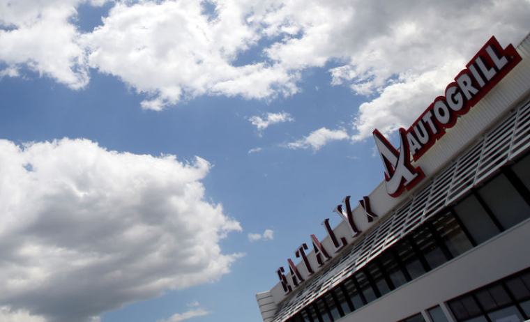 L'ITALIEN AUTOGRILL A SOUMIS UNE OFFRE SUR AREAS