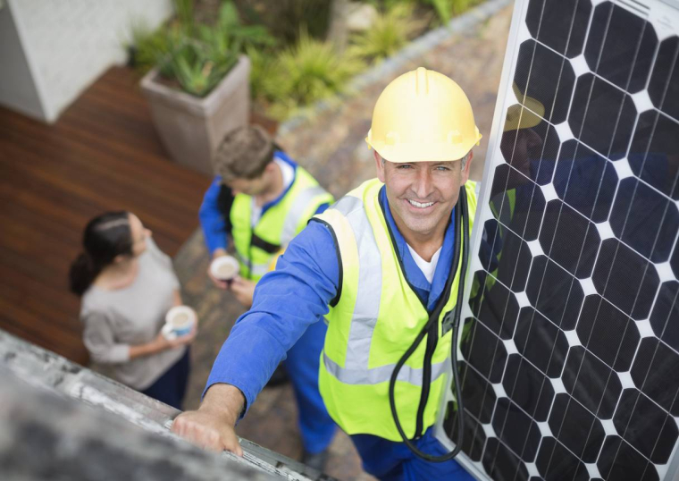Quelles économies ferez-vous en installant des panneaux solaires ?-iStock-Paul Bradbury.jpg