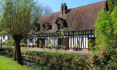 Les résidences secondaires bientôt surtaxer. (© Adobestock)