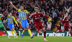 Hugo Ekitike sanctionné par Liverpool après son carton rouge