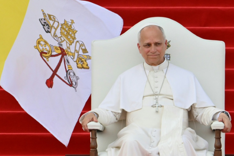 Le pape Léon XIV sur le campus Léon XIV de l'Université nationale de Malabo, le 21 avril 2026 en Guinée Equatoriale ( AFP / Alberto PIZZOLI )