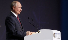 POUTINE ACCUSE WASHINGTON DE FAIRE DU DOLLAR UNE ARME ÉCONOMIQUE