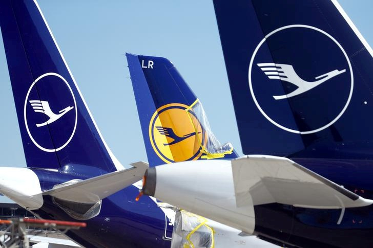 LUFTHANSA CONFIRME DISCUTER D'UN PLAN DE SOUTIEN DE 9 MILLIARDS D'EUROS