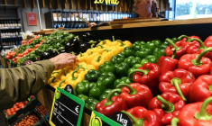La consommation de produits de l'agriculture biologique a confirmé au premier semestre son rebond ( AFP / DENIS CHARLET )
