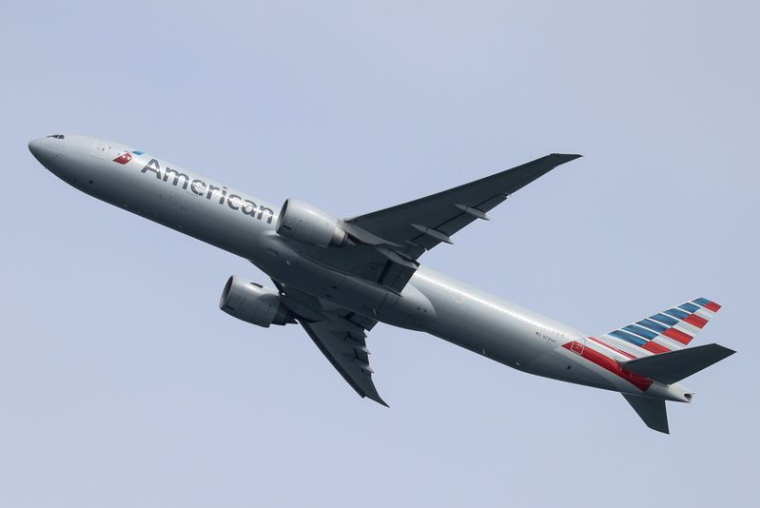 AMERICAN AIRLINES RENOUE AVEC LES BÉNÉFICES AU TROISIÈME TRIMESTRE