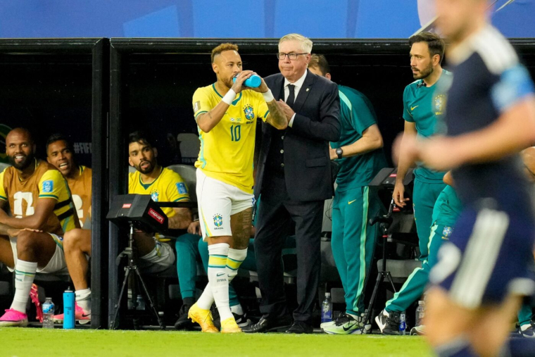 Ancelotti semble tirer un trait sur Neymar et Casemiro