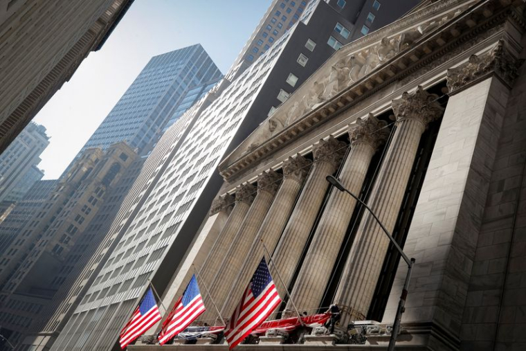 WALL STREET OUVRE EN HAUSSE