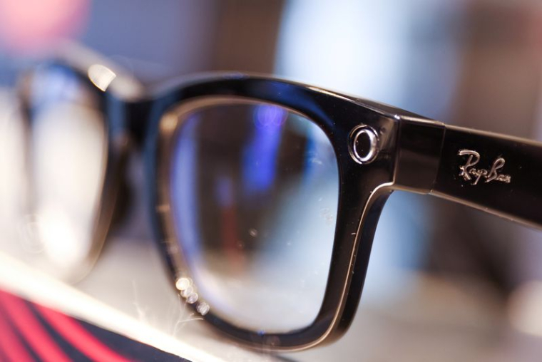 ESSILORLUXOTTICA A DÉPASSÉ LES NIVEAUX D'AVANT LA PANDÉMIE AU 4E TRIMESTRE