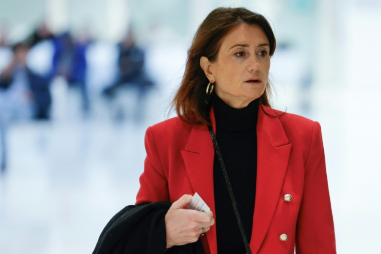 La sénatrice Sandrine Josso, arrivant au tribunal de Paris pour une confrontation avec le sénateur Joël Guerriau, Paris, le 6 novembre 2024 ( AFP / GEOFFROY VAN DER HASSELT )