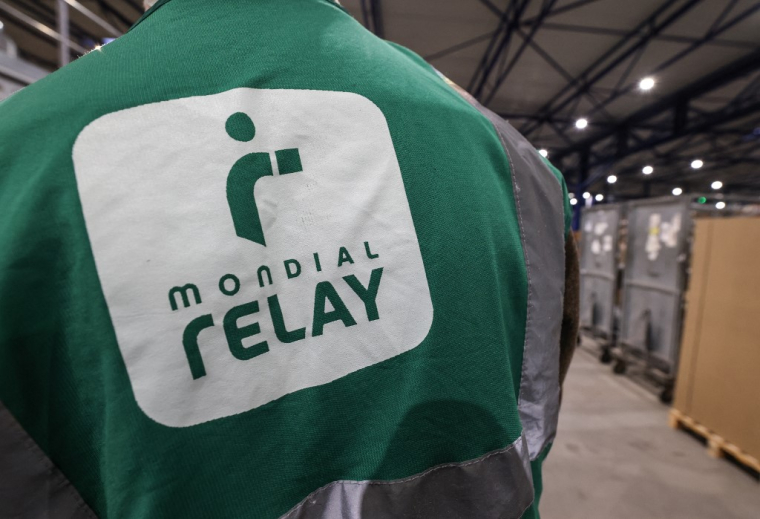 ( AFP / DENIS CHARLET )