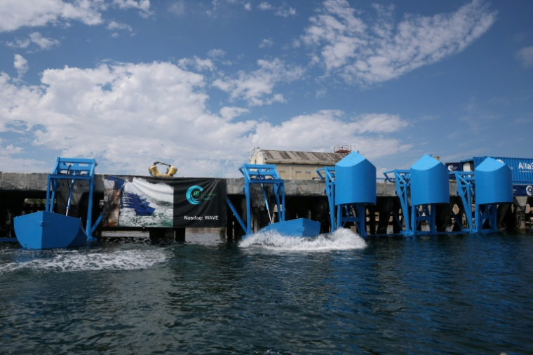 Des flotteurs au port de Los Angeles à San Pedro, Californie le 26 août 2025 ( AFP / Patrick T. Fallon )