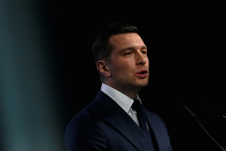Le président du RN Jordan Bardella en meeting à Nîmes le 3 mars 2026 ( AFP / Sylvain THOMAS )
