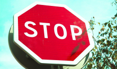 "Signaux Girod réalise bon an mal an 100 millions d'euros de chiffre d'affaires avec 800 salariés environ dans un métier totalement indispensable : la signalisation routière." (Crédits photo : Pixabay - Vivacia)