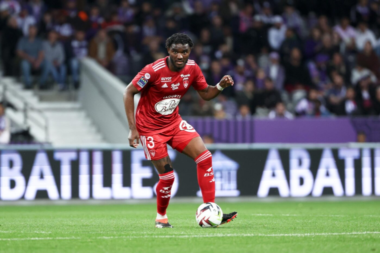Lilian Brassier veut signer à l’OM