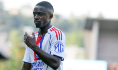 L’OL prête son défenseur latéral Saël Kumbedi à Wolfsburg, en Bundesliga