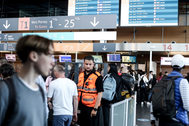 Plus de 15 000 vols seront déprogrammés en Europe en août. ( AFP / KENZO TRIBOUILLARD )