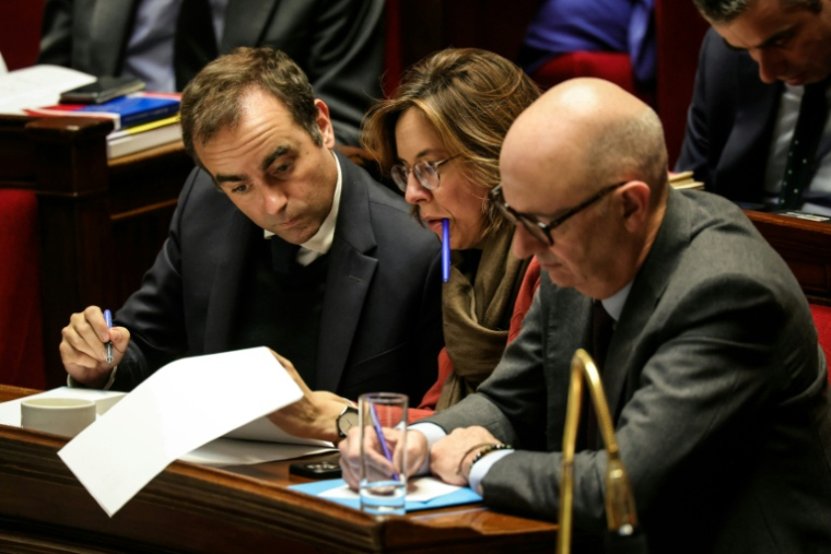 Le Premier ministre Sébastien Lecornu, les ministres des Comptes publics, Amélie de Montchalin, et de l'Économie, Roland Lescure, à l'Assemblée nationale le 24 octobre 2025 ( AFP / Alain JOCARD )