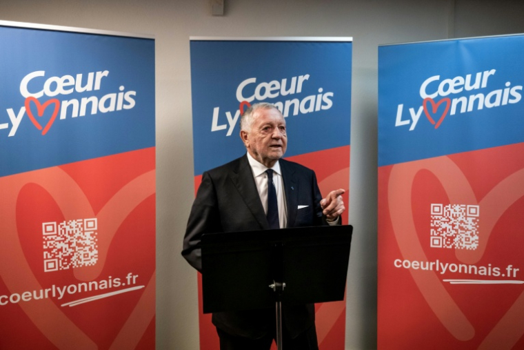 Jean-Michel Aulas, ancien patron de l'OL, lors de l'inauguration de son QG de campagne pour la mairie de Lyon lors des élections municipales françaises de 2026, le 25 novembre 2025 à Lyon ( AFP / ARNAUD FINISTRE )