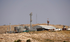 Vue partielle d'un champ pétrolier près de la ville kurde de Dohuk, dans la région du Kurdistan irakien, le 16 juillet 2025 ( AFP / Ismael ADNAN )