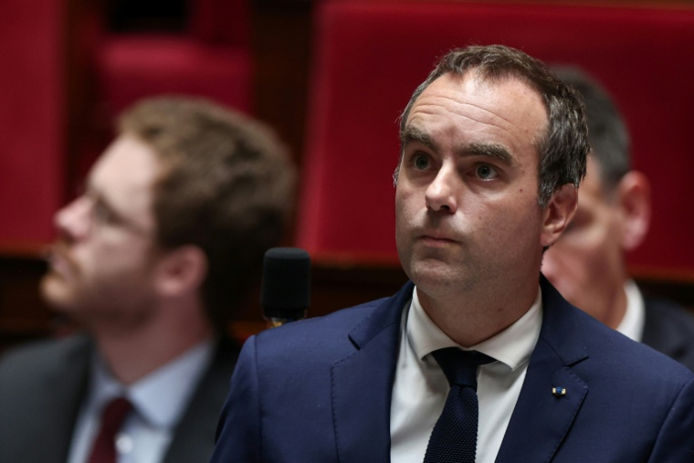 Sébastien Lecornu lors d'une séance de questions au gouvernement à l'Assemblée nationale, le 17 juin 2026 ( AFP / Guillaume BAPTISTE )