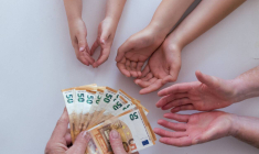 Aide financière des parents : faut-il la déclarer aux impôts ? / iStock.com - Zuzana Taucova