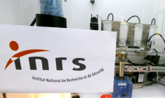 Dans un laboratoire de l'Institut national de recherche et de sécurité (INRS), le 31 mars 2011 à Vandoeuvre-lès-Nancy ( AFP / JEAN-CHRISTOPHE VERHAEGEN )