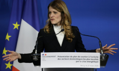 La porte-parole du gouvernement et ministre déléguée à l'Energie, Maud Bregeon, lors de la présentation du plan d'aide aux secteurs économiques les plus touchés par la crise énergétique, le 27 mars 2026 au ministère des Finances de Bercy à Paris ( AFP / Ludovic MARIN )