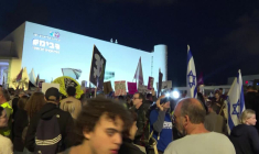 Des Israéliens manifestent contre la guerre lors d'un rassemblement à Tel-Aviv